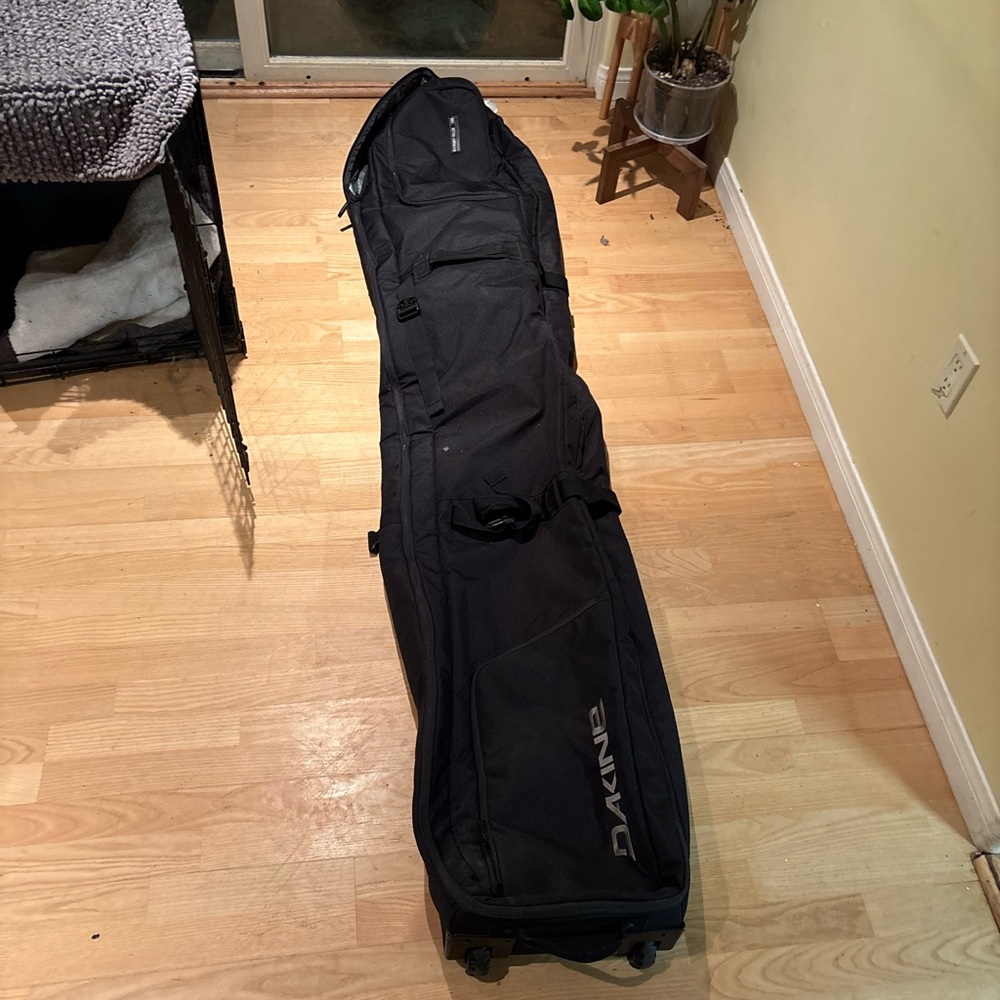 Dakine Boundary 200cm ski roller bag